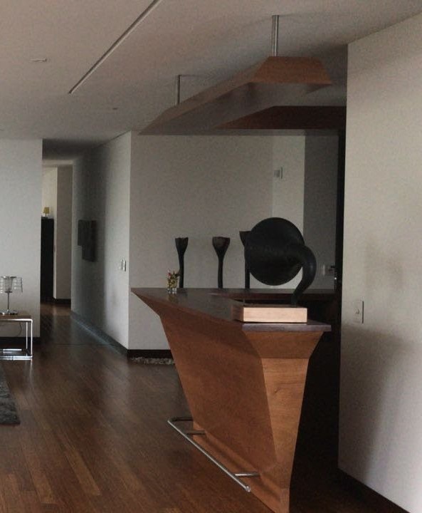 Bar en madera a la medida fabricado por c2c en Medellín